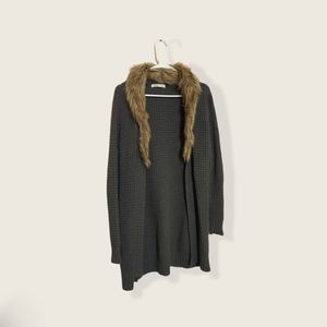 Old Navy Faux Fur Shrug szS